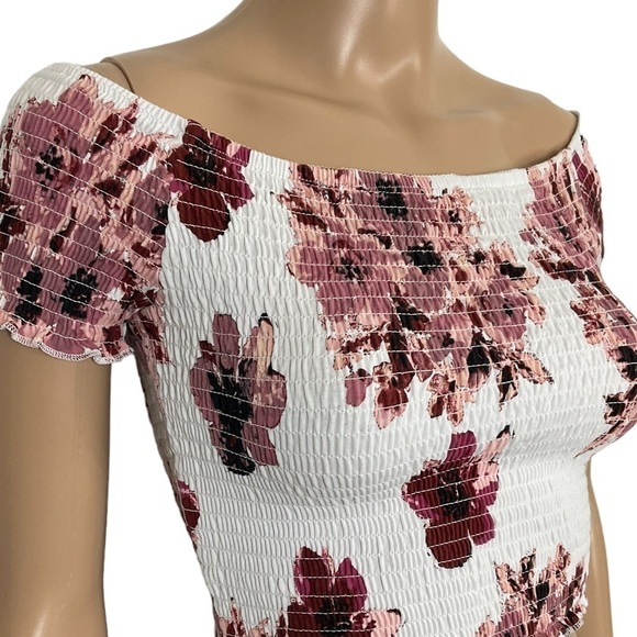 CHARLOTTE Russe Stretchy off the shoulder Floral crop top size XS - Picture 2 of 9